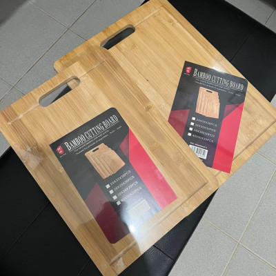 Chef’s Classic Knife Set with 2 Chopping Boards