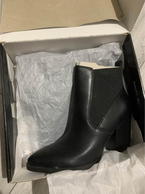 GBG Los Angeles Aivela Black Boots