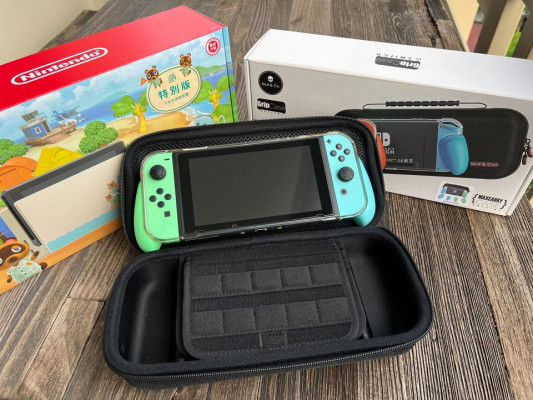 Preloved Nintendo Switch v2 Animal Crossing Edition