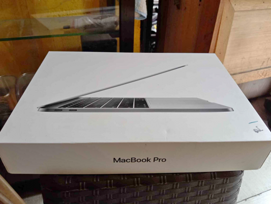 MacBook pro 128gb 2017 model