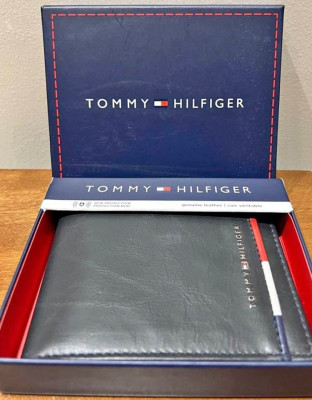Tommy Bifold wallet