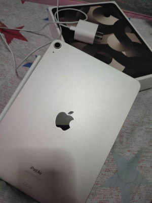 iPad Air 5th Gen 64gb Wifi with apple pen