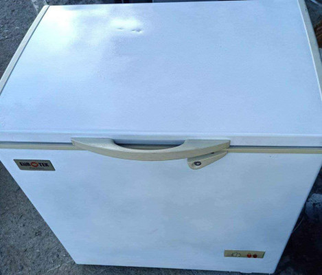 Chest freezer