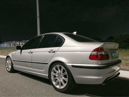 2005 BMW E46 325i SMG