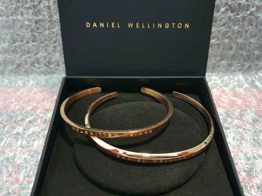 Wrist Bangle by Daniel Wellington