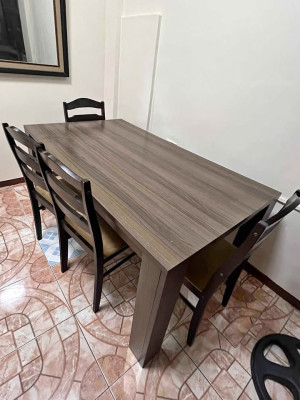 Dining table 6-seater with 4 FREE Chairs
