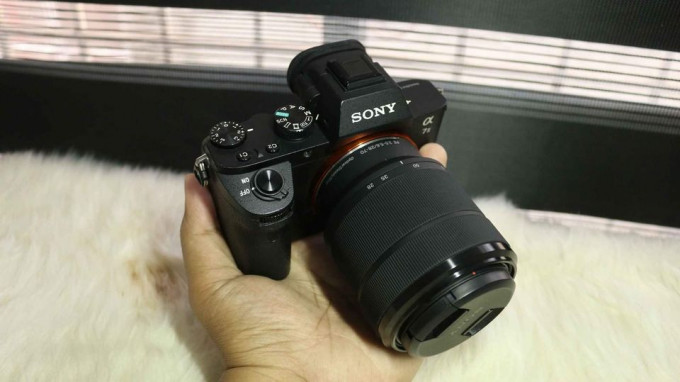 Sony A7ii with 28-70mm Kit Lens (22k SC)(Mint Condition)(Lots of Freebies)