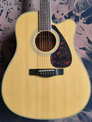 FOR SALE: YAMAHA F370C