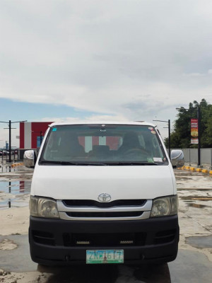 toyota hiace commuter 2008 model