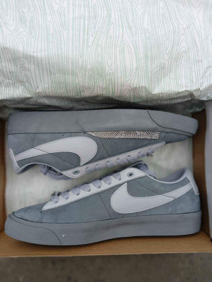 FS: FPAR NIKE SB BLAZER LOW 'COOLGREY'
