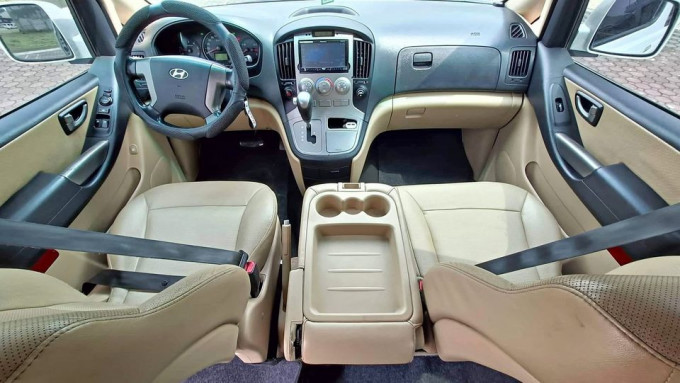 2015 Hyundai starex gold vgt automatic