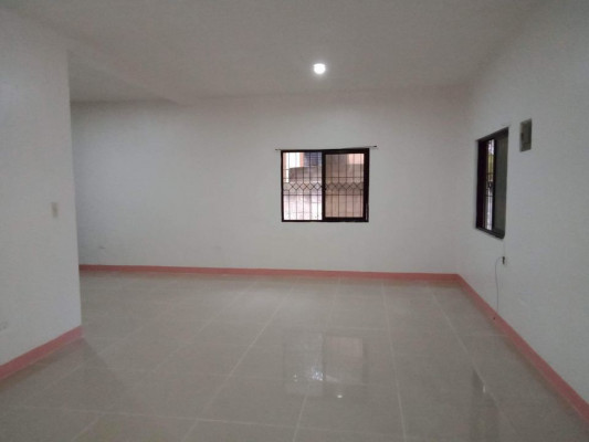 HOUSE & LOT FOR SALE