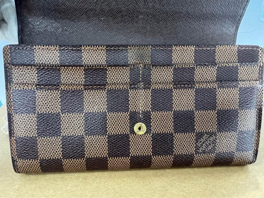 lv ladies wallet