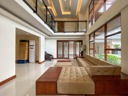 Captivating Bright House and Lot for Sale in BF Homes Paranaque⠀