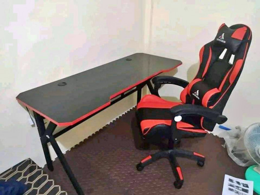 Gaming CHAIR & TABLE