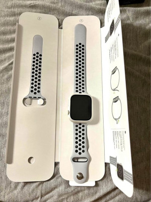 Apple watch seris 7 45mm nike edition