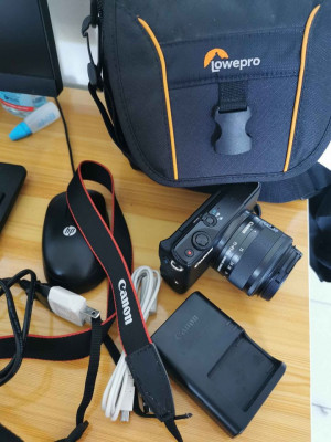 Canon EOS M10