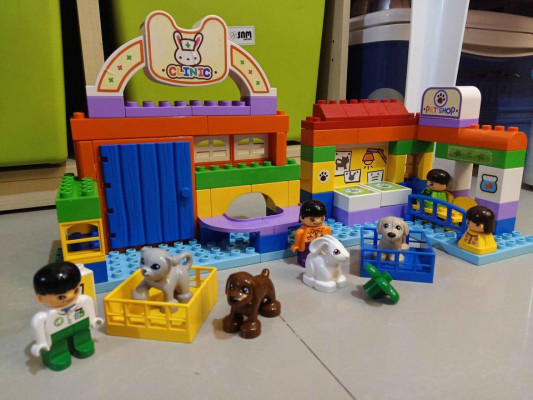 Oxford Pet Clinic Building Blocks Like New