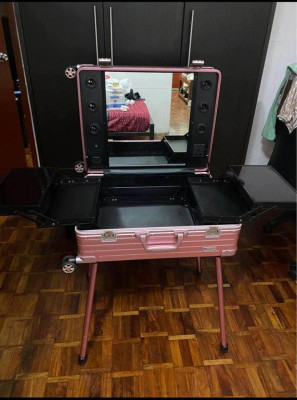 Suesh Large make up trolley