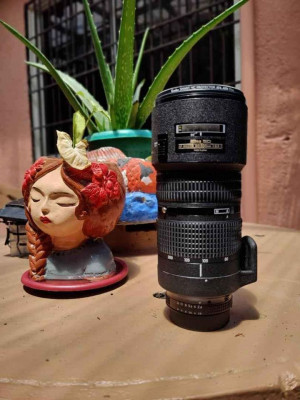 NIKON 80-200 f/2.8 TELEPHOTO LENS W/ FREE LENS POUCH