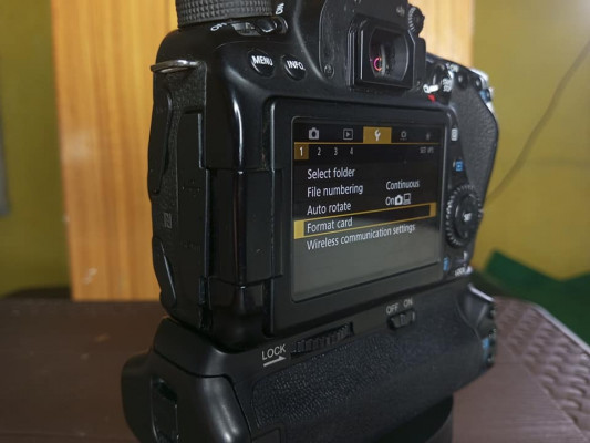 Canon 80d with battery grip