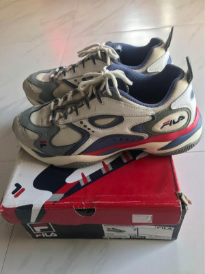 FILA BOVEASORUS SHOES (USED)