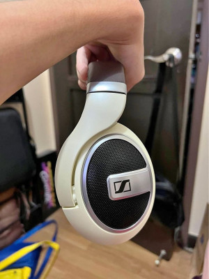 [SELLING] Sennheiser HD599