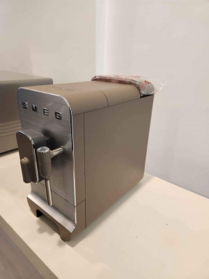 SMEG Bean to Cup coffee machine