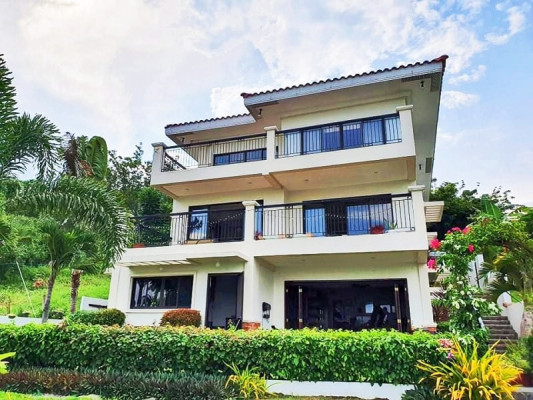 5BR House in Delos Picos, Terrazas de Punta Fuego, near Nasugbu, Batangas