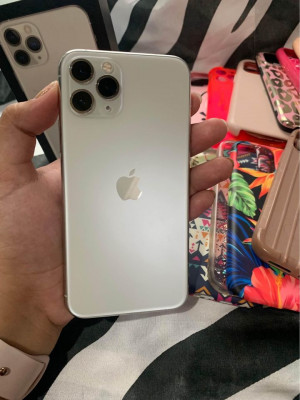 iPhone 11 Pro 64GB (Factory Unlocked)