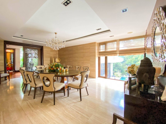 Futuristic Mansion for Sale in Ayala Heights ⠀