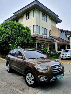 2013 Hyundai Grand Santa Fe