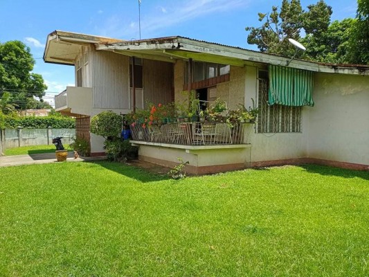 House and lot Sta Maria along the road12