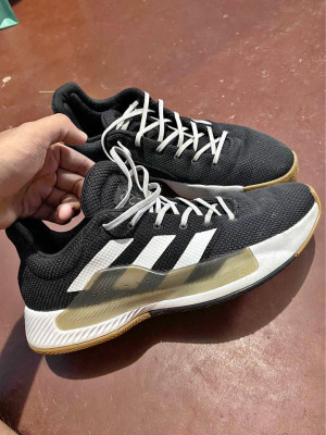 Basketball shoes PRO BOUNCE MADNESS LOW