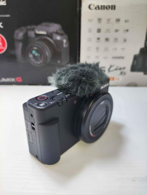 SONY ZV-1 VLOGGING CAMERA
