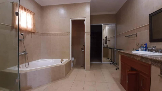 HOUSE AND LOT FOR SALE IN SUNVALLEY ESTATES ANTIPOLO CITY