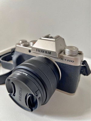 Fujifilm X-T200 Mirrorless