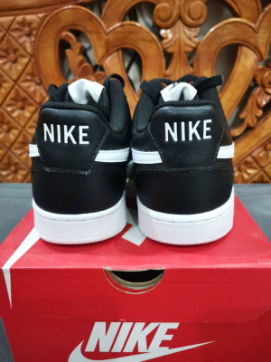 Brandnew nike court vision low black white colorway size 10,10.5 11 and 12 mens