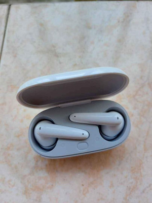 Huawei Freebuds SE with Free Case