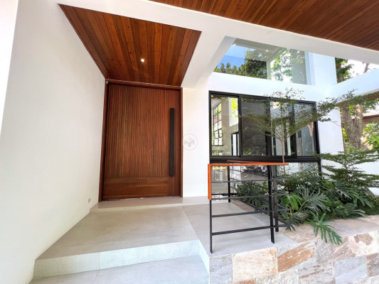 Ultramodern Spotless House and Lot for Sale in Ayala Heights, Quezon City