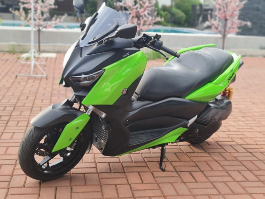 Yamaha xmax 300