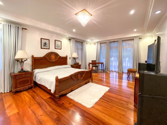 ⁣Impeccable Massive Mansion for Sale in Loyola Grand Villas⠀