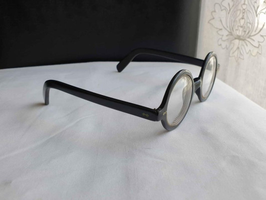 Vintage Round Eyeglass