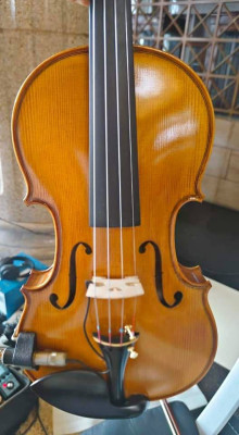 Strad violin