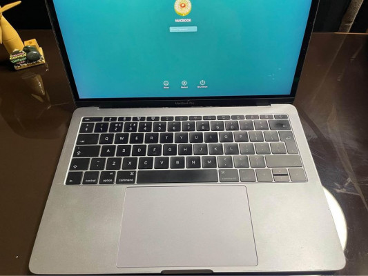 Selling rush, Macbook Pro 13inches 2016 i5 8gb 256ssd