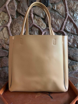 Espandable beige tote bag