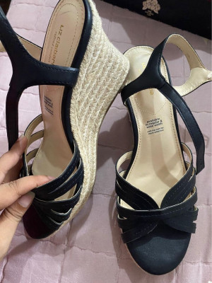 LIZ CLAIBORNE SANDAL