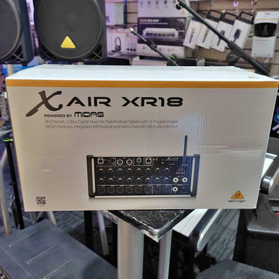 BEHRINGER XR18