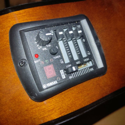 Yamaha f600 Acoustic Electric Guitar