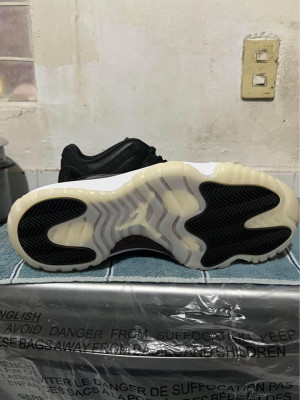 Air Jordan 11 Low